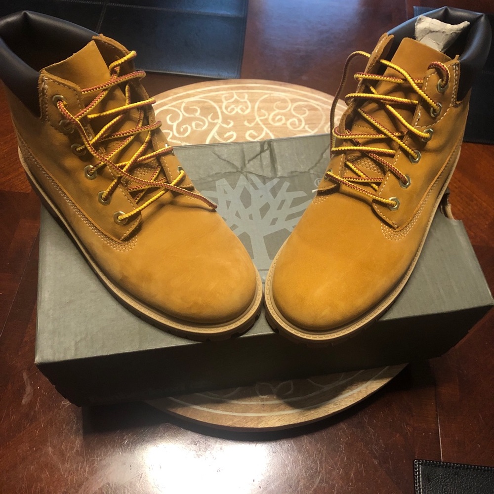 New in box Timberland  Kids 6 in Premium Waterproof Boots Size 3M
